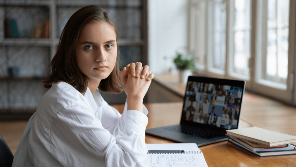 Quelles stratégies pour réussir une alternance quand on prépare un diplôme à distance ?