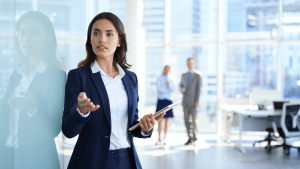 Cross-skilling : développer des compétences transversales pour une carrière polyvalente