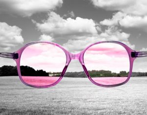 Porter des lunettes roses au travail